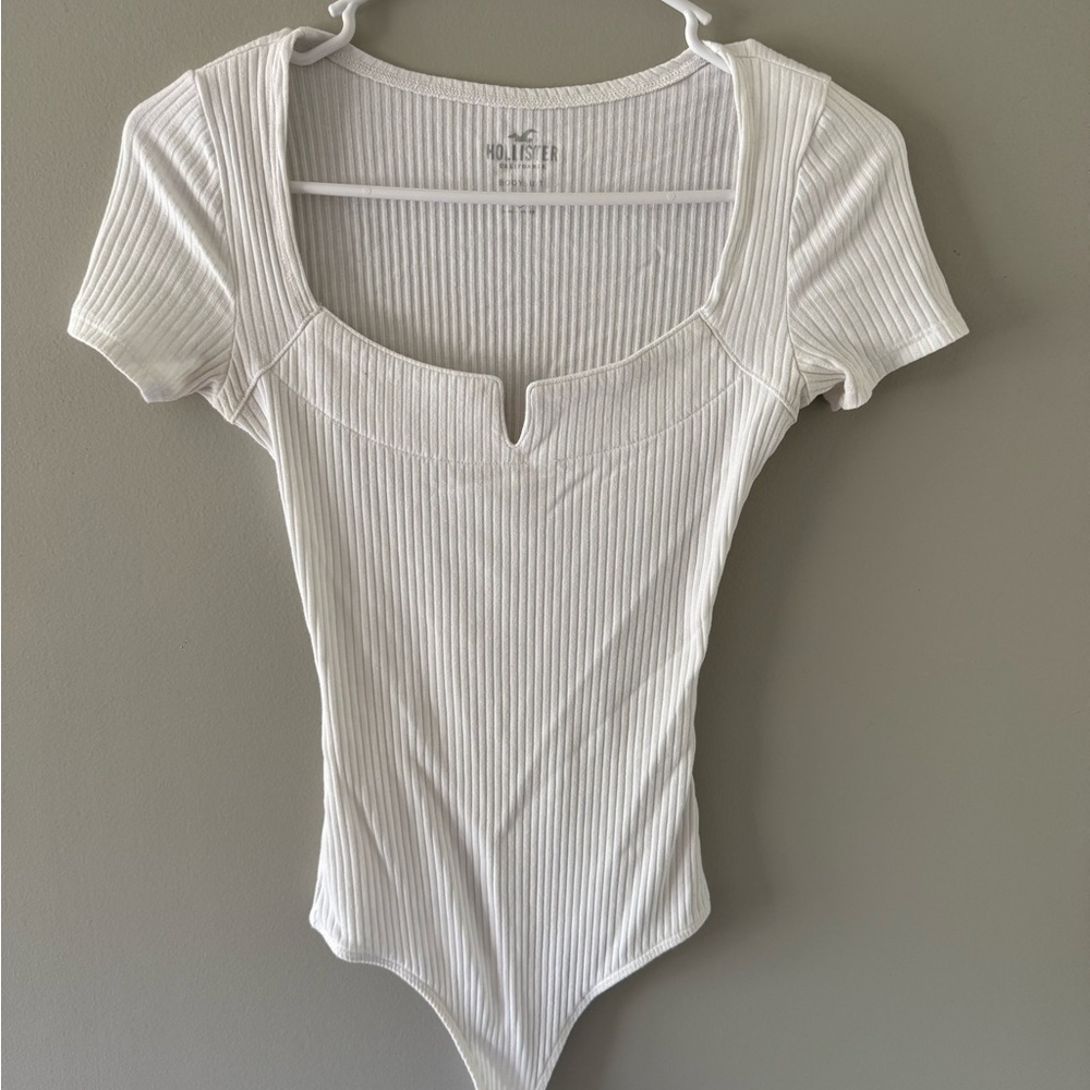 Hollister White Ribbed Short Sleeve Bodysuit